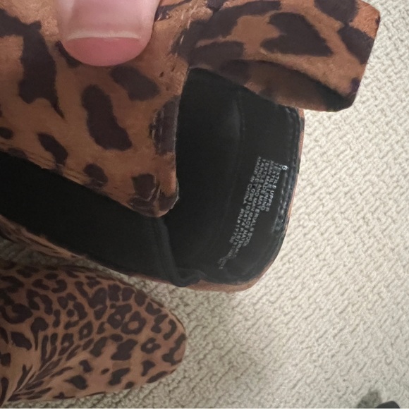 Women's Ellie Chelsea Leopard Print Memory Foam - Picture 4 of 5